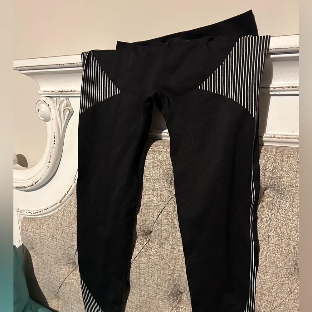 Evolve leggings, worn once, very comfortable and cool print!